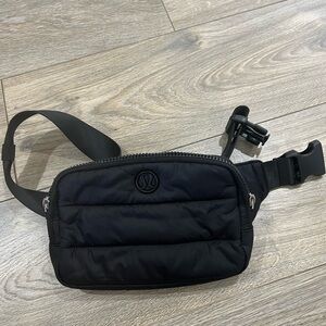 Lululemon Everywhere Belt Bag Large 2L *Wunder Puff* - Black